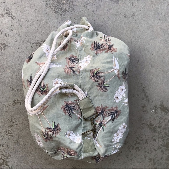 Beachy Hawaiian Print Cotton Backpack - Picture 4 of 11